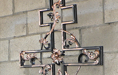 Крест с элементами ковки (рк005)