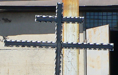Крест с надгробием (рн004)